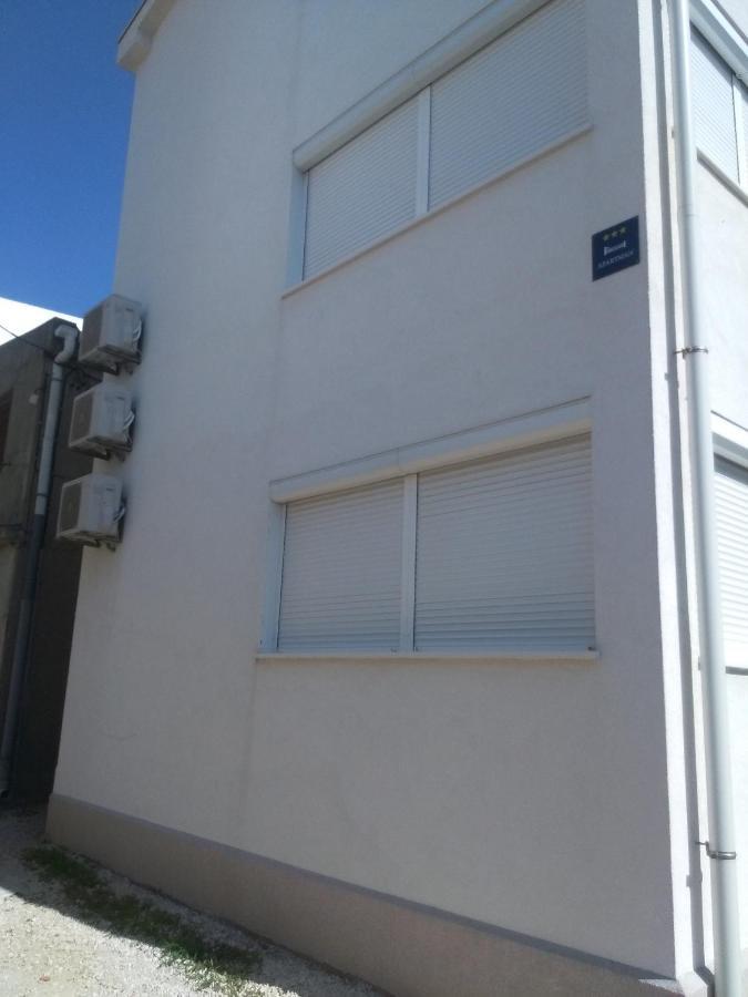 Apartments By The Sea Pag - 11778 帕格 外观 照片