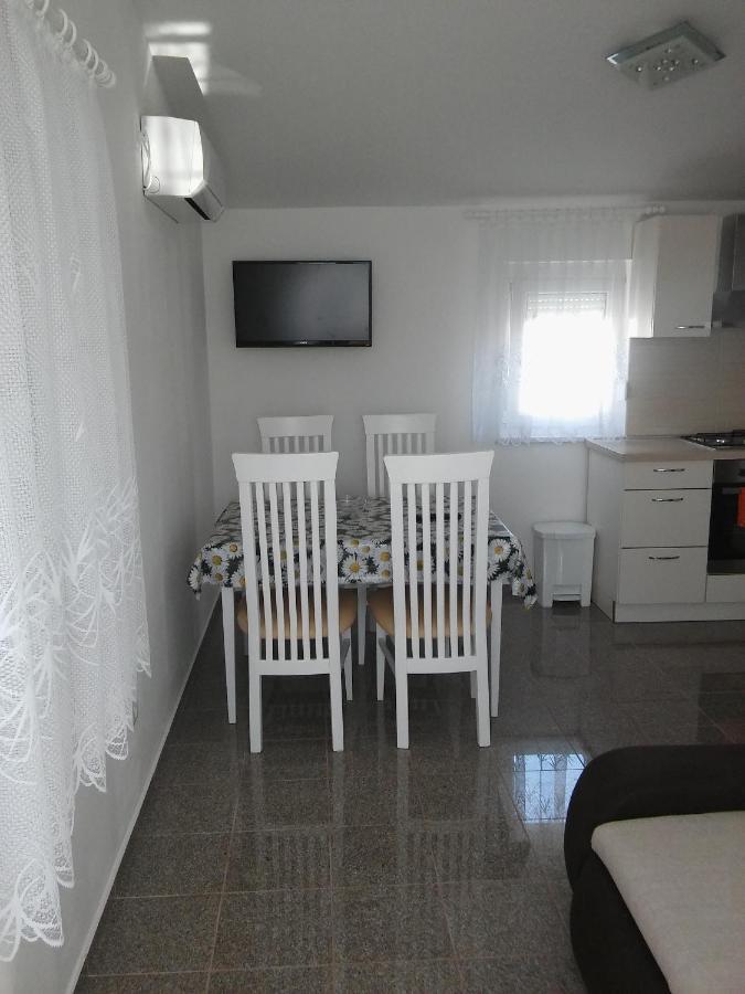 Apartments By The Sea Pag - 11778 帕格 外观 照片